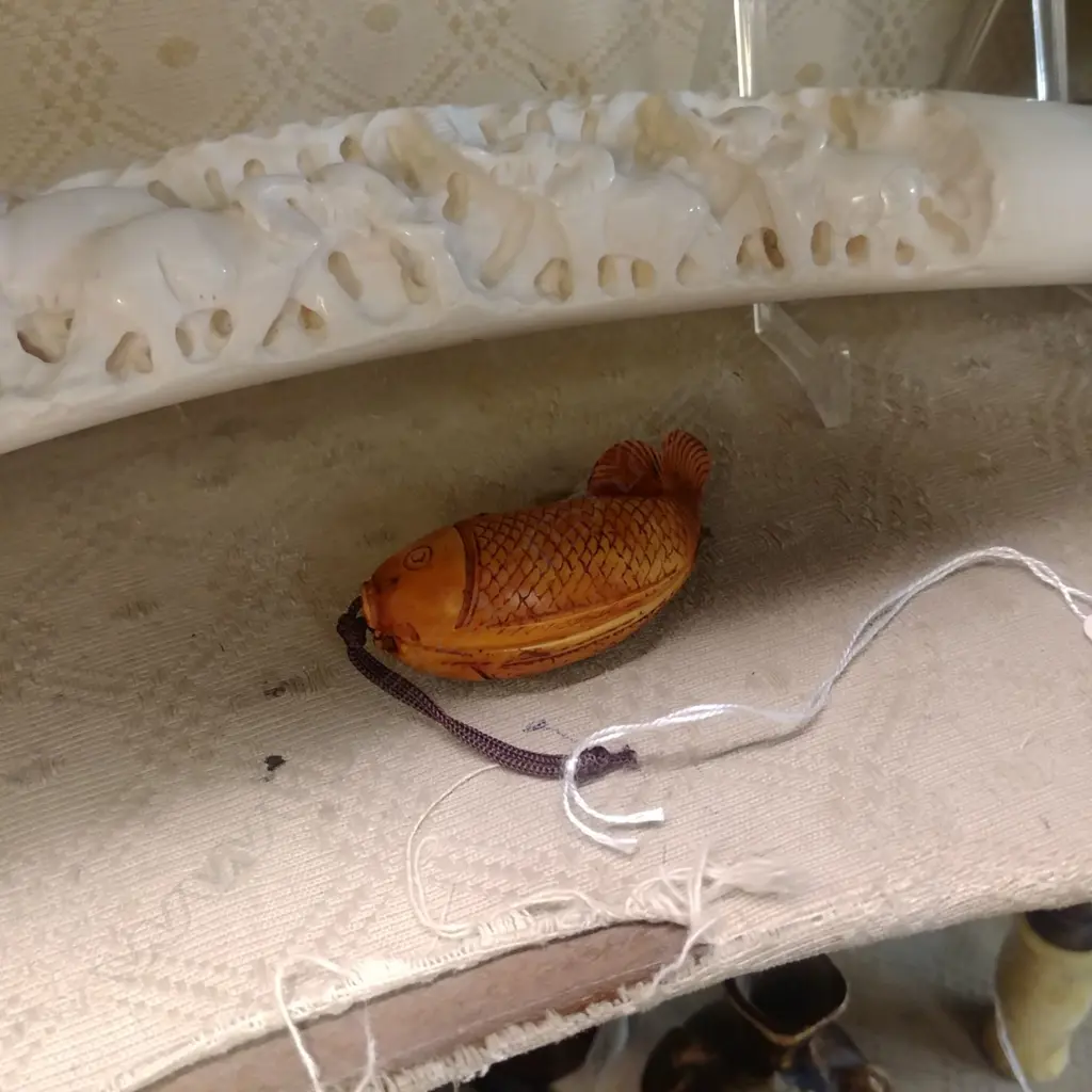 CARVED FISH W. SCENES INSIDE Image 1++