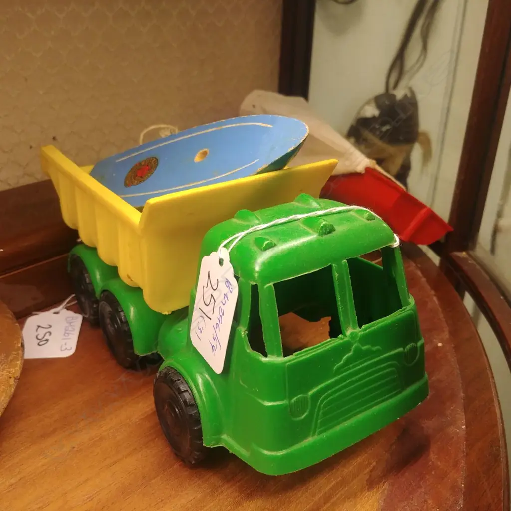 TOY TRUCK + 2 BOATS TRIANG ETC Image 1++