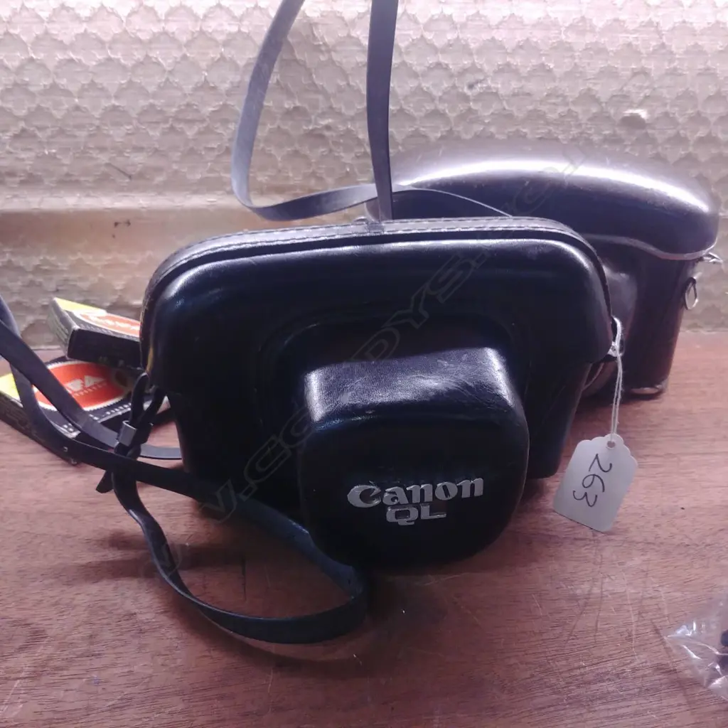 2 RANGE FINDER CAMERAS Image 1++