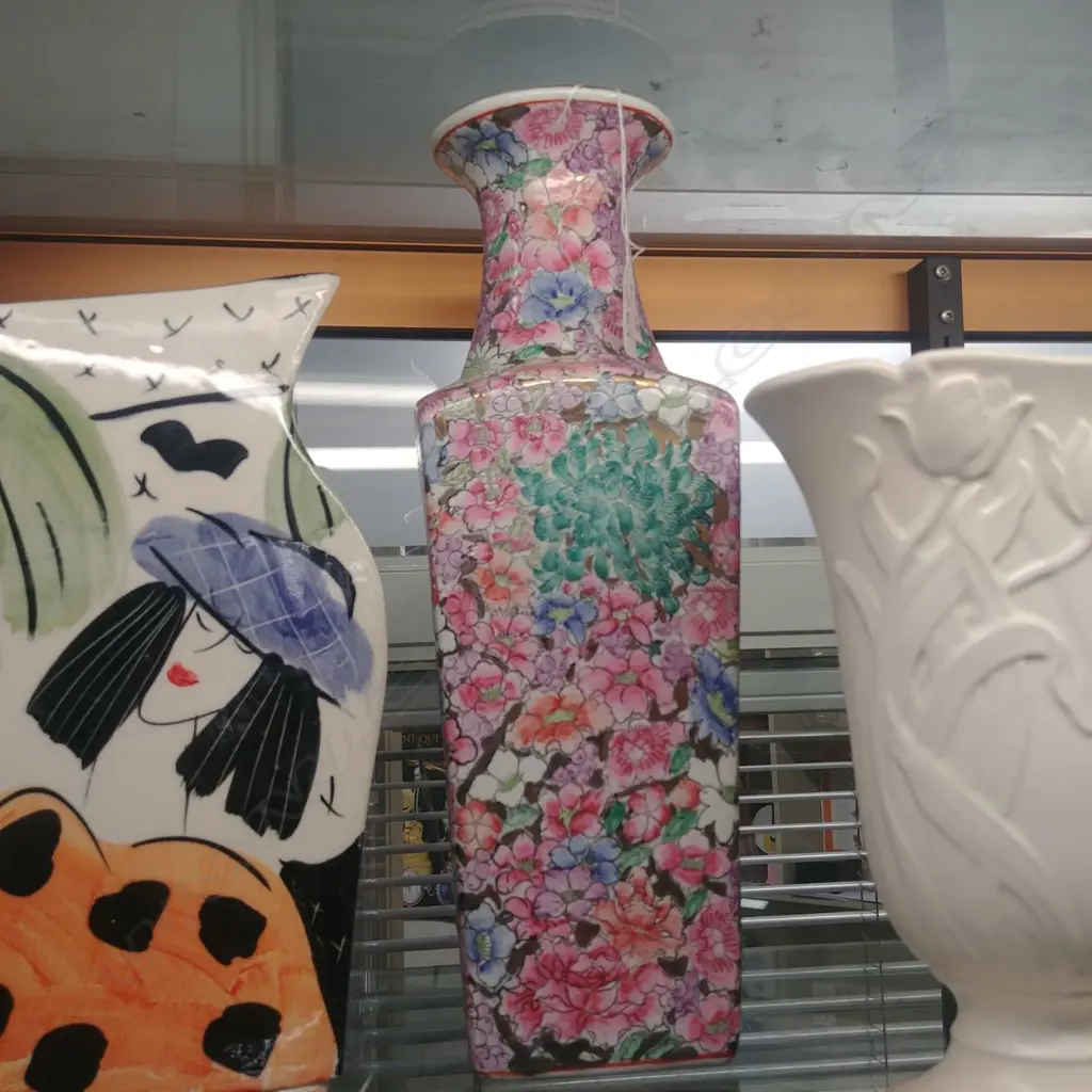 CHINESE VASE Image 1++