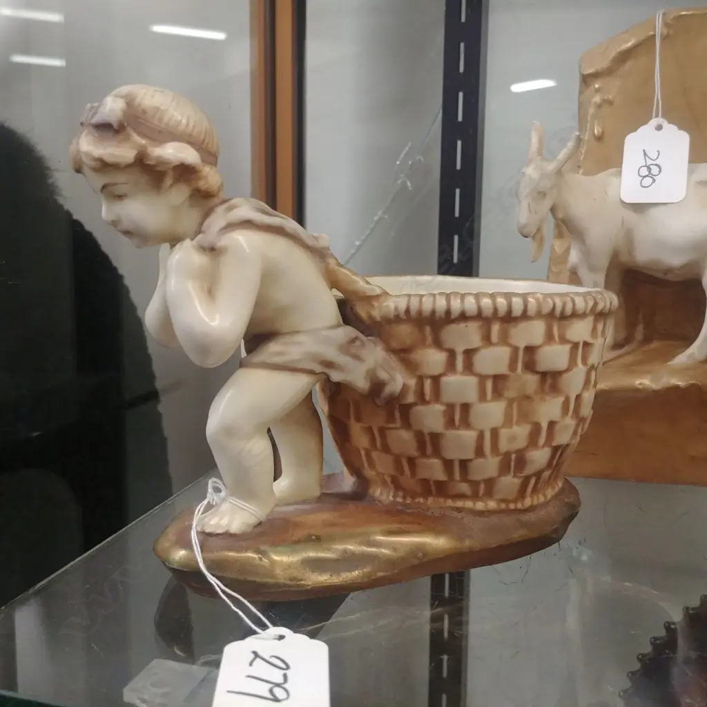 AMPHORA VASE - CHILD W/ BASKET Image 1++