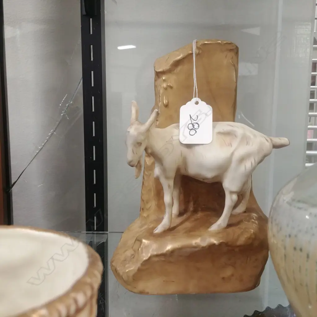 ROYAL DUX VASE - GOAT Image 1++