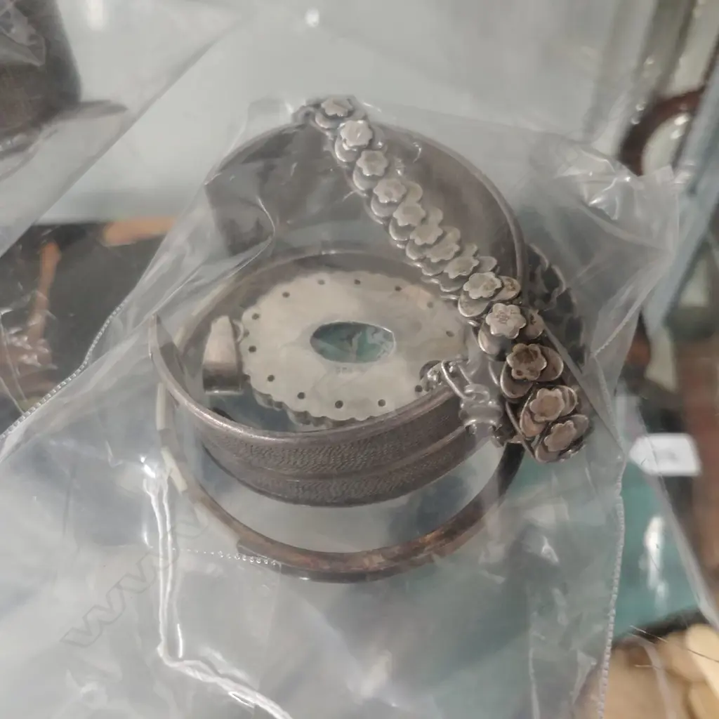 BAG OF SILVER JEWELLERY Image 1++