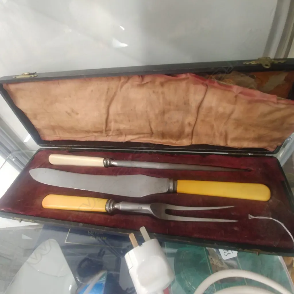 CASED CARVING SET Image 1++