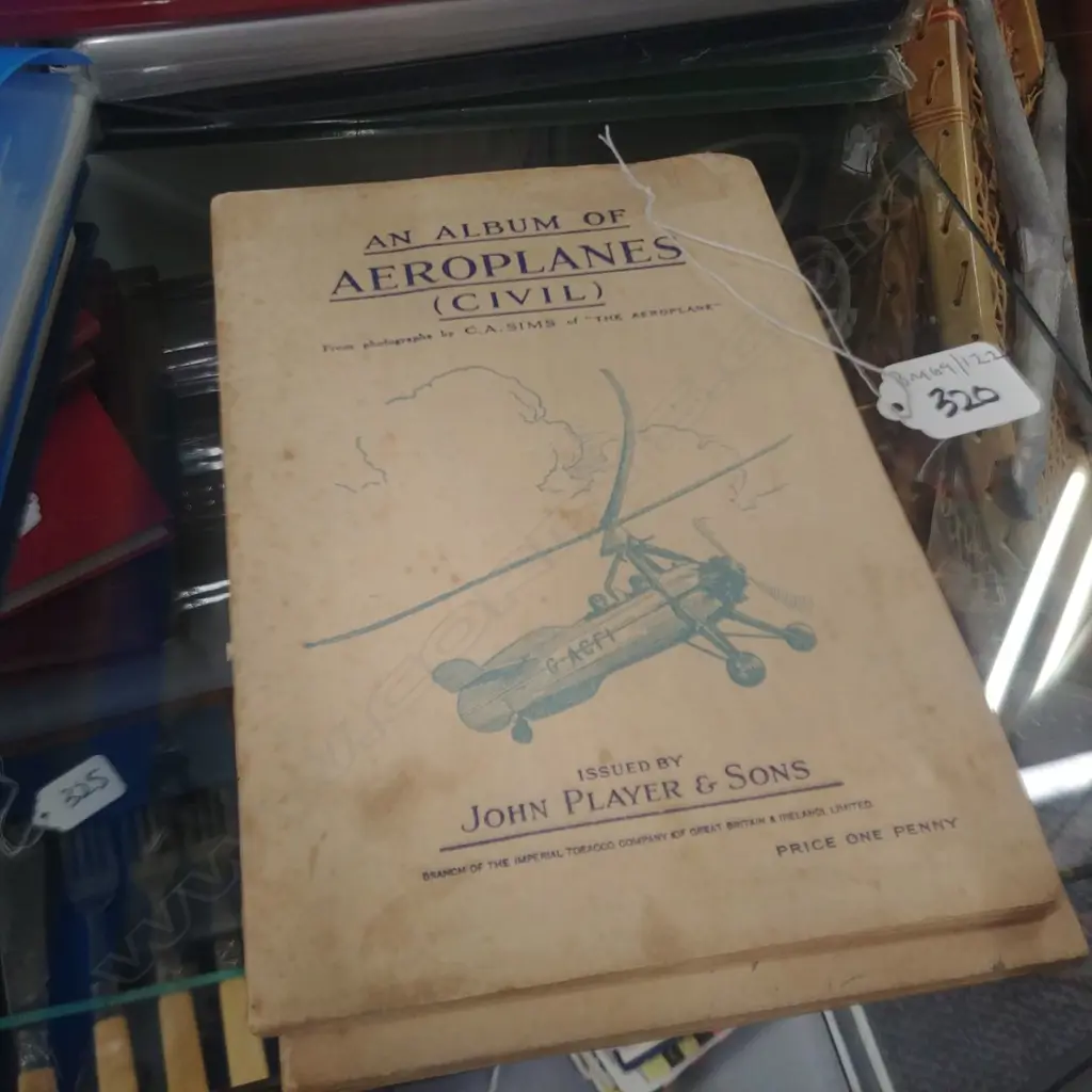 3 ALBUMS CIG CARDS Image 1++