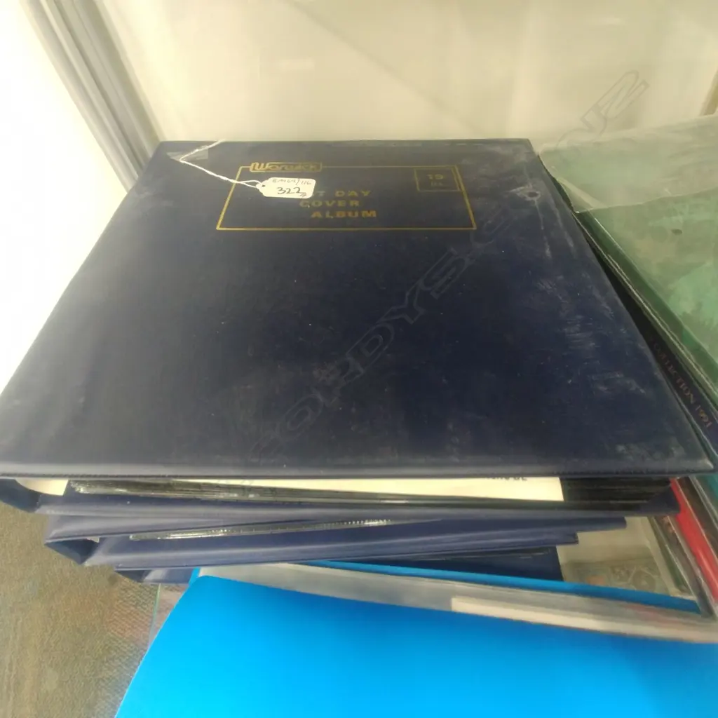 4 STAMP ALBUMS FIRST DAY COVERS Image 1++