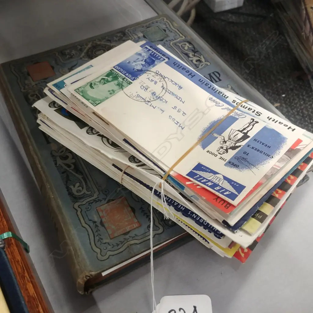 STAMP ALBUM & FIRST DAY COVERS  Image 1++
