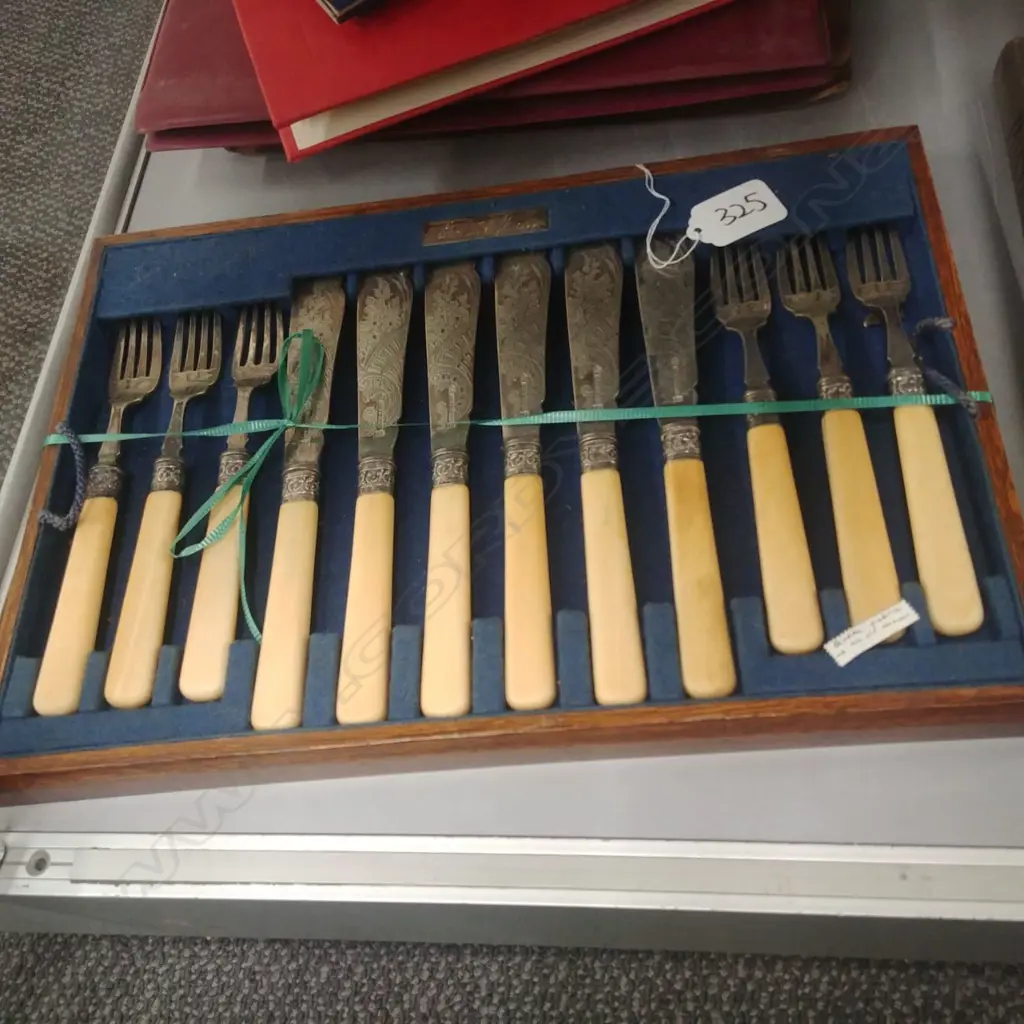 EPNS FISH KNIFE AND FORKS SET Image 1++