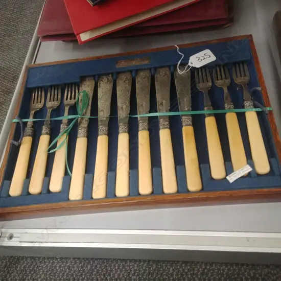 EPNS FISH KNIFE AND FORKS SET