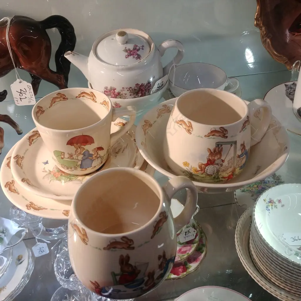 BUNNYKIN MUGS; CHILD PART TEA SET, 10 ITEMS Image 1++