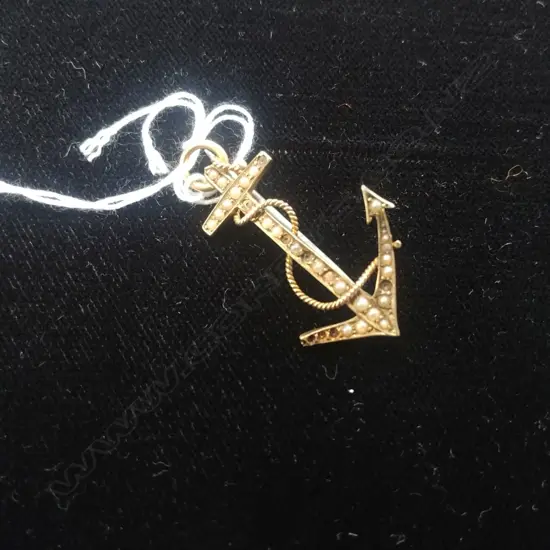 15CT GOLD PEARL ANCHOR BROOCH 2.77GM