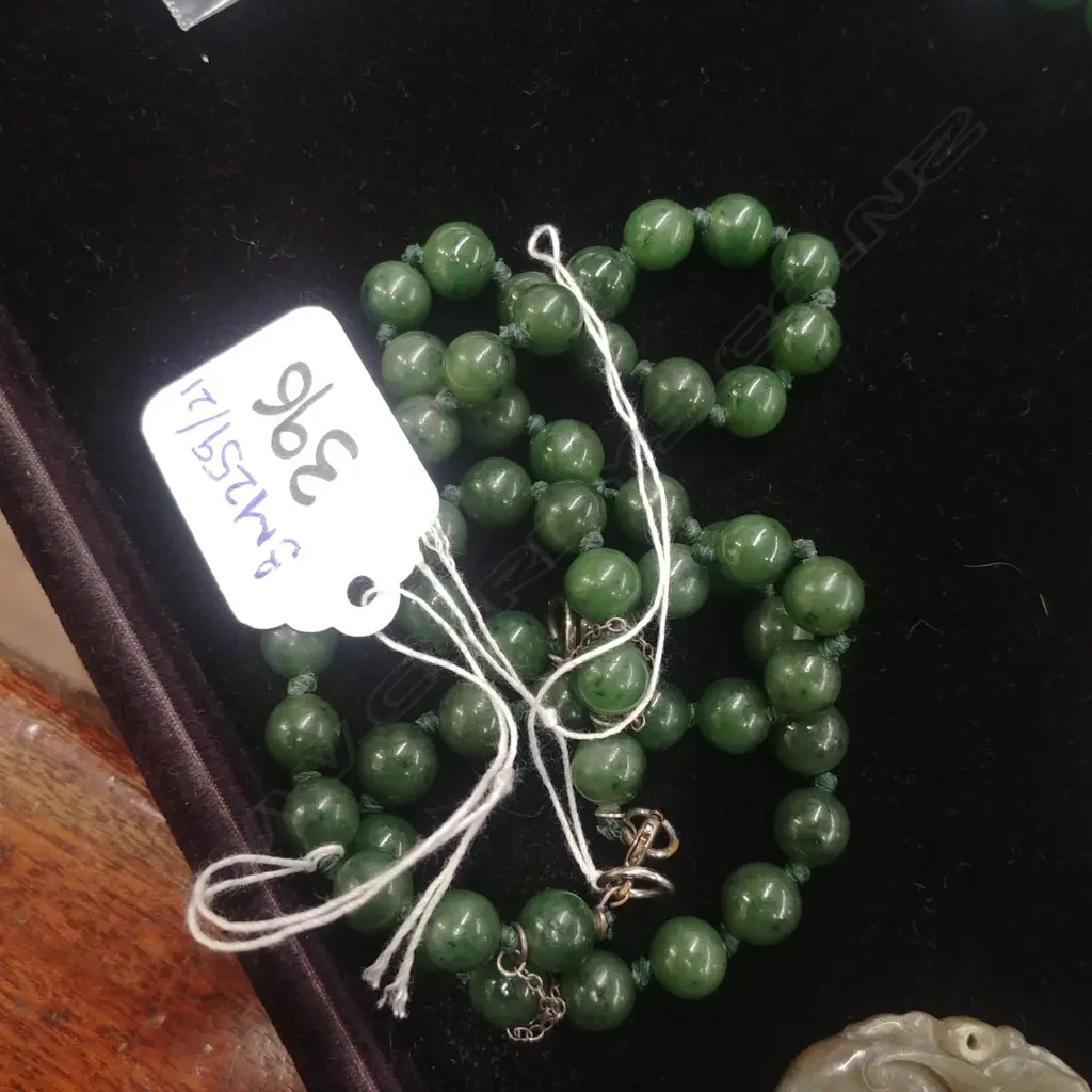 GREEN STONE KNOTTED NECKLACE Image 1++