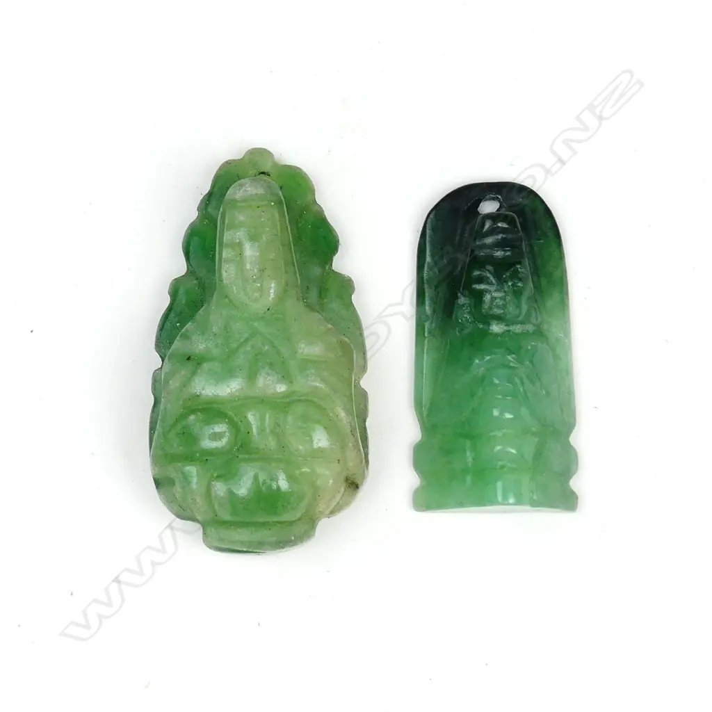 Two small jade pendants Image 1++