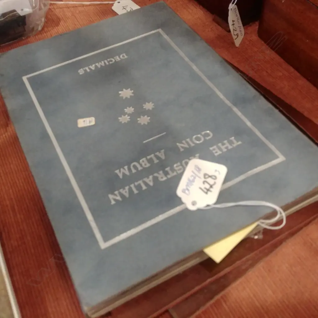 3 BOOKS AUSTRALIA COINS Image 1++