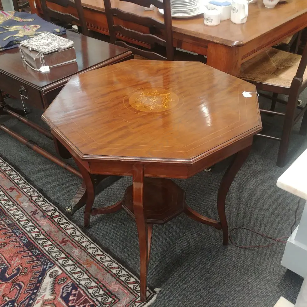 EDWARDN-STYLE MAHOG INLAID OCTAG. SIDE TABLE Image 1++