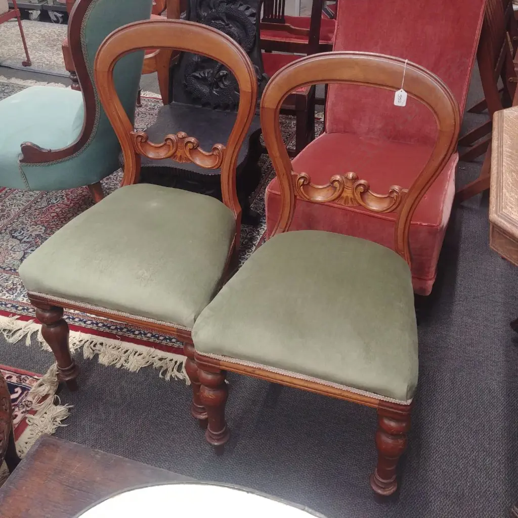 PR BALLOON BACK CHAIRS Image 1++