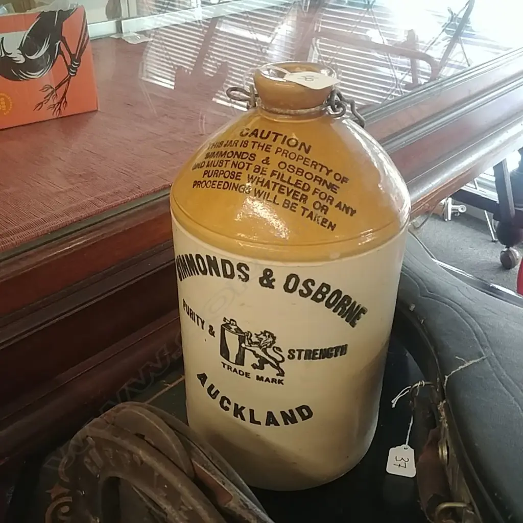 STONEWARE BOTTLE AUCKLAND LABEL Image 1++