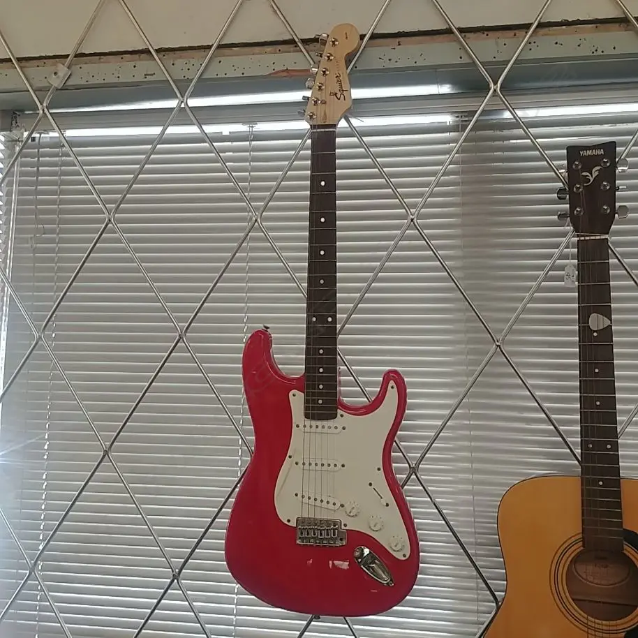 FENDER SQUIER STRAT ELECTRIC GUITAR Image 1++