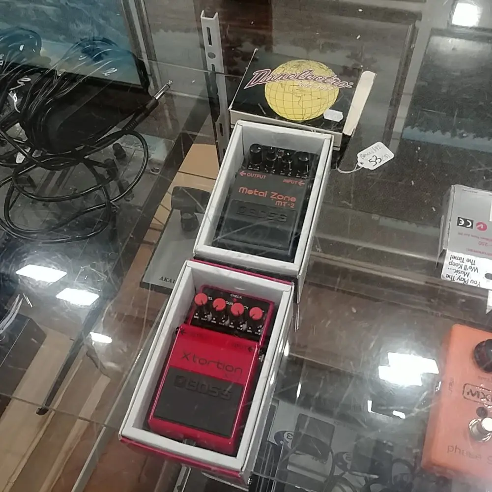 3 GUITAR PEDALS BOSS MT-2/XT-2 +DANLECTRO METAL DISTORTIONE Image 1++