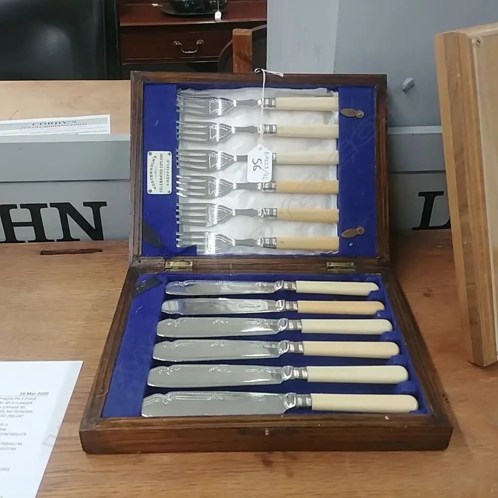 BOXED FISH CUTLERY SET Image 1++