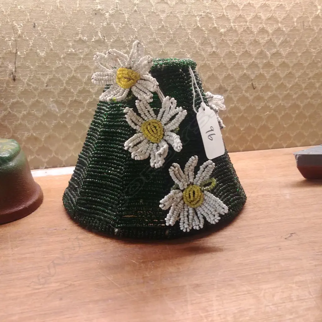 BEADED LIGHTSHADE Image 1++