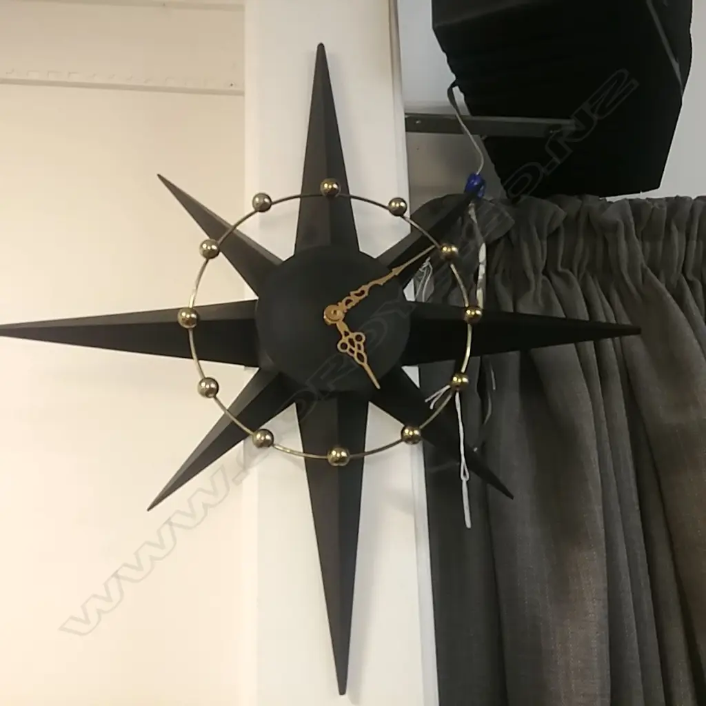 STARBURST CLOCK MADE IN USA Image 1++