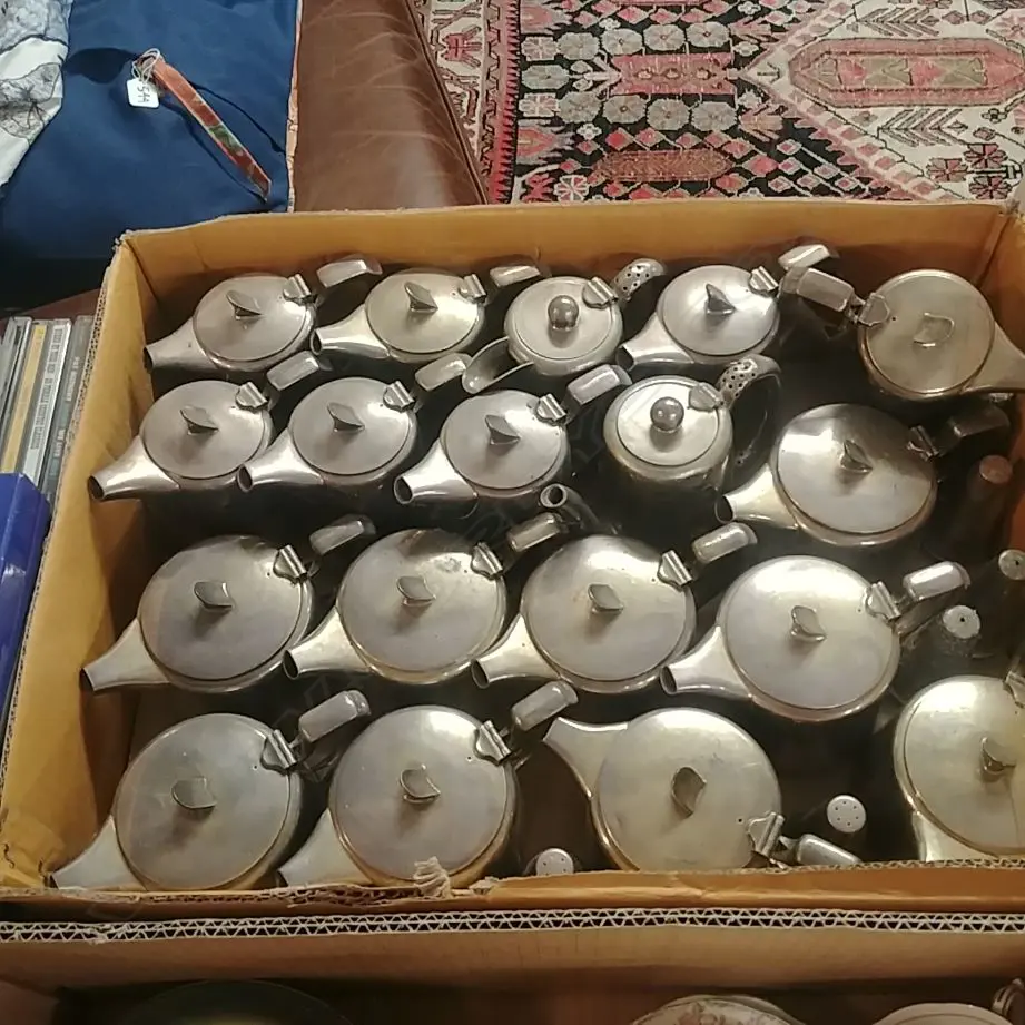 BOX OF E.P. JUGS Image 1++