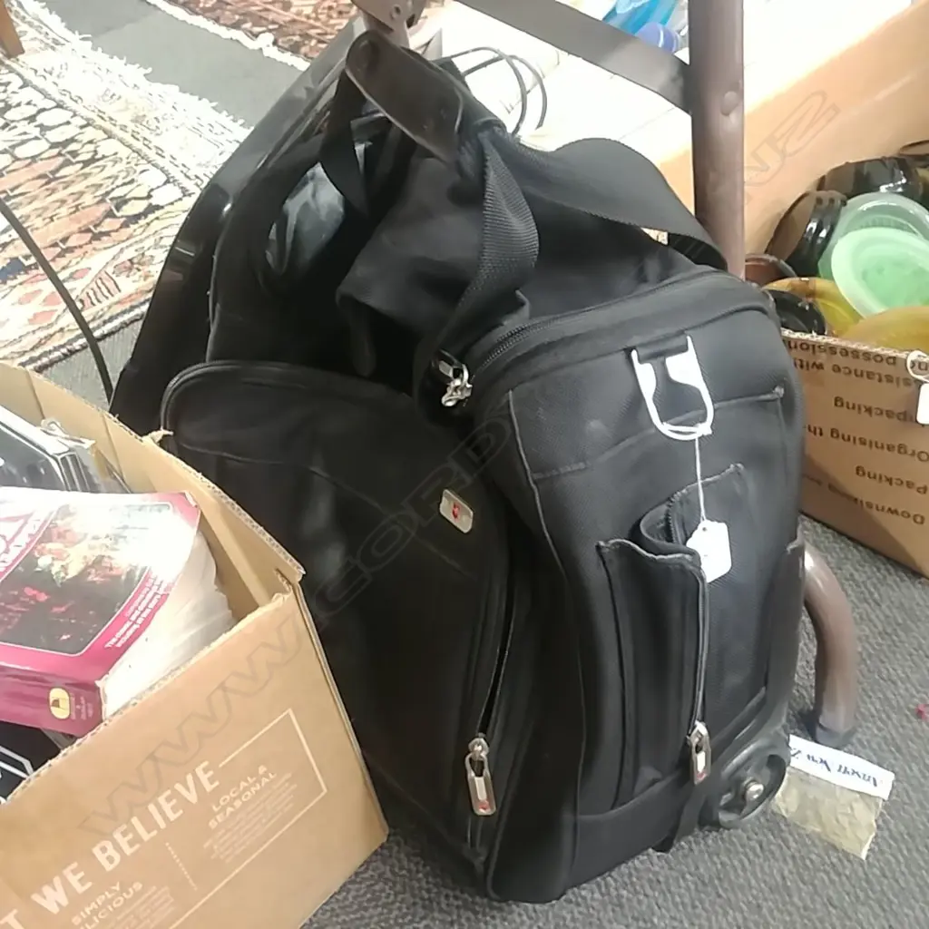 VICTORINOX TRAVEL BAG Image 1++