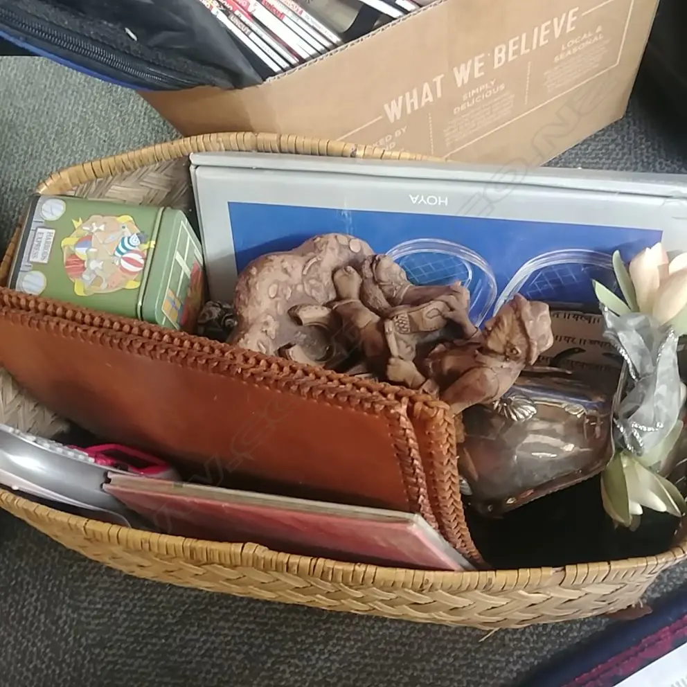 MOSES BASKET AND CONTENTS Image 1++