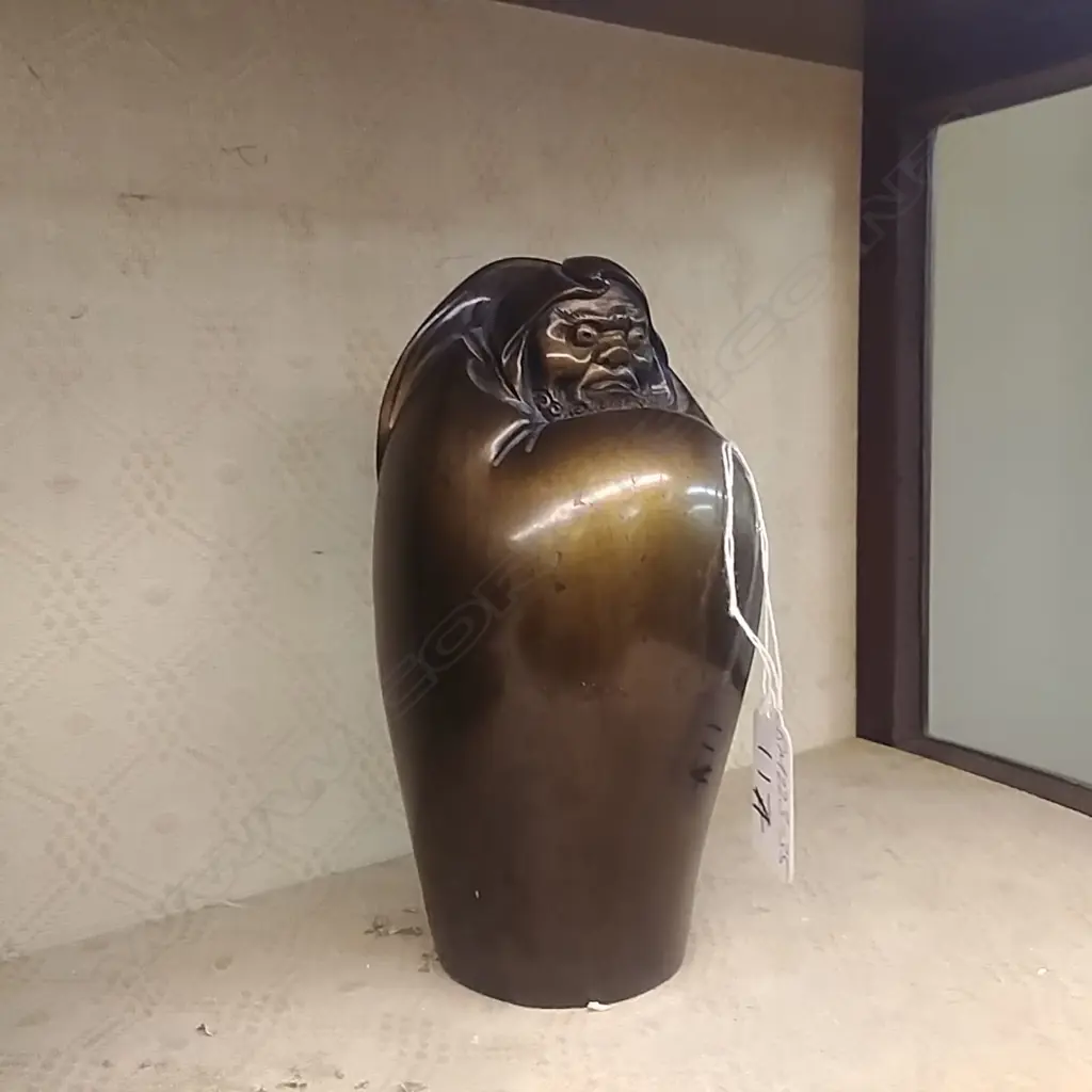 ORIENTAL FIGURE IN LGE CLOAK  Image 1++