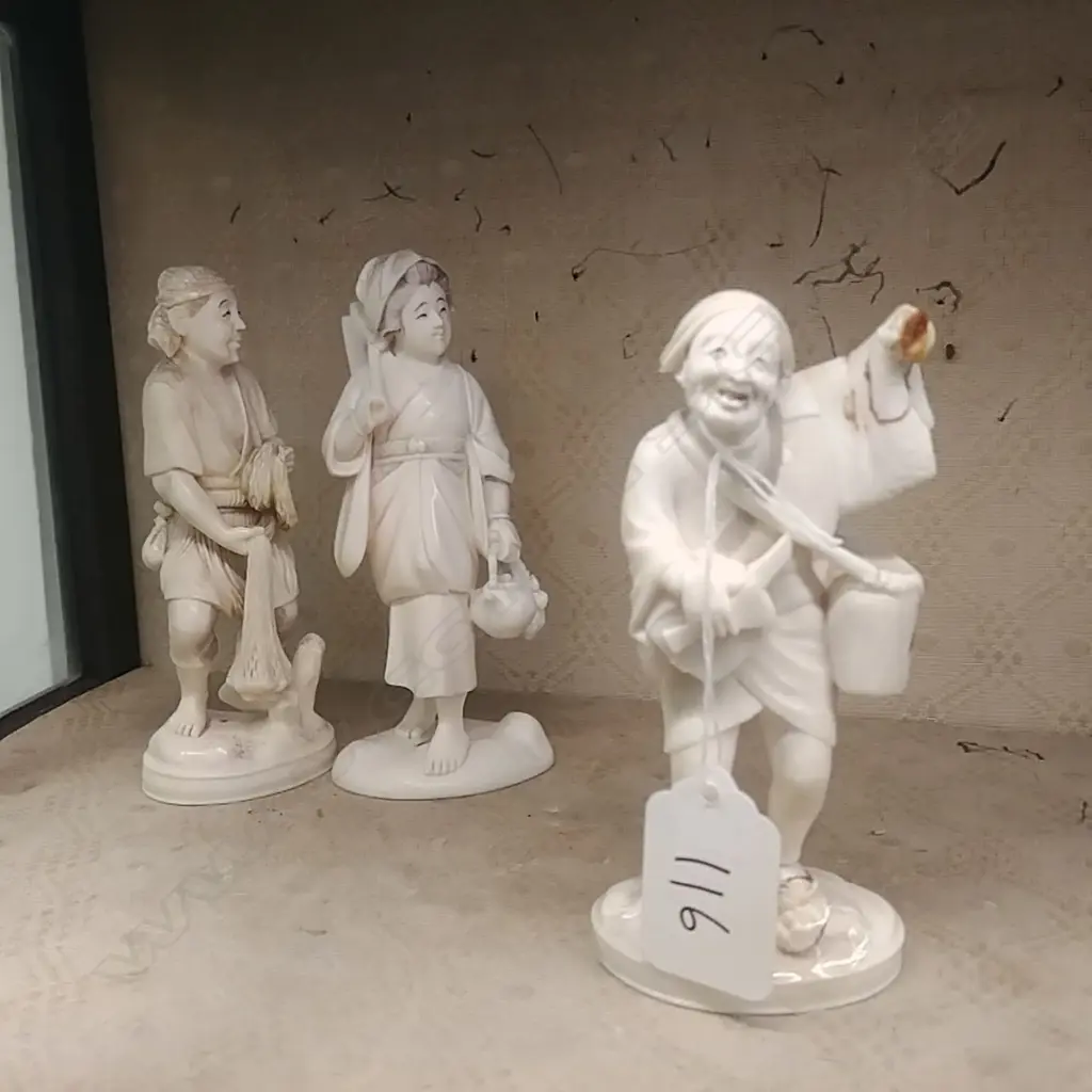 3 JAPANESE CARVED IVORY FIGURES Image 1++