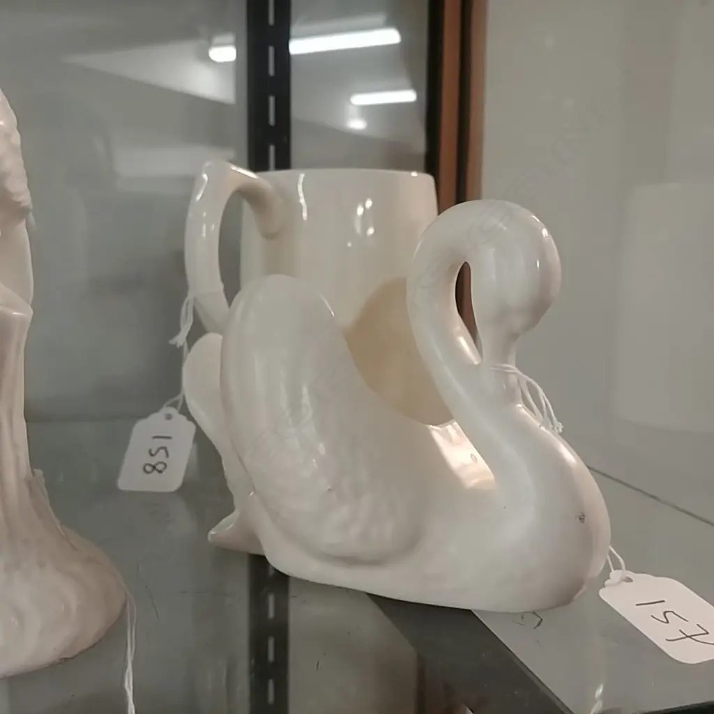 SMALL WHITE CROWN LYNN SWAN  Image 1++