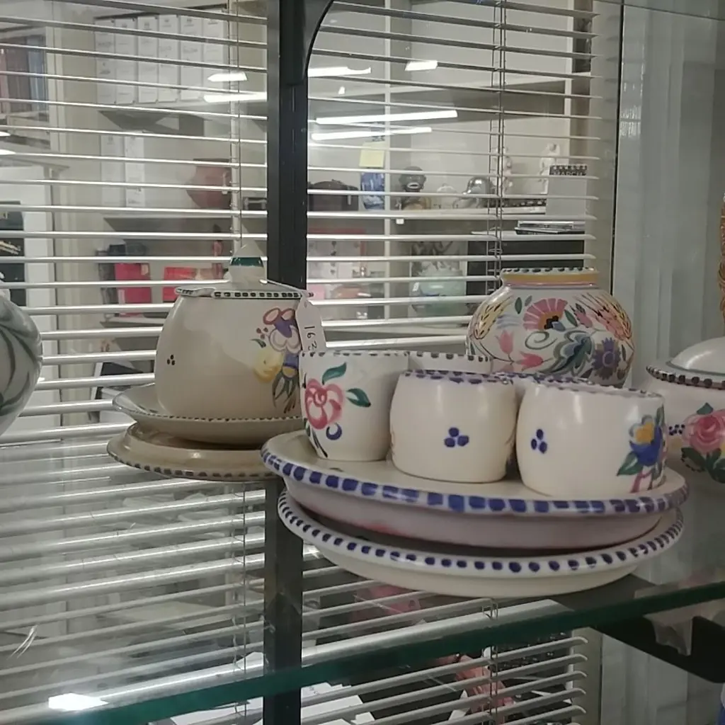 COLL. RETRO POOLE CHINA ITEMS  Image 1++