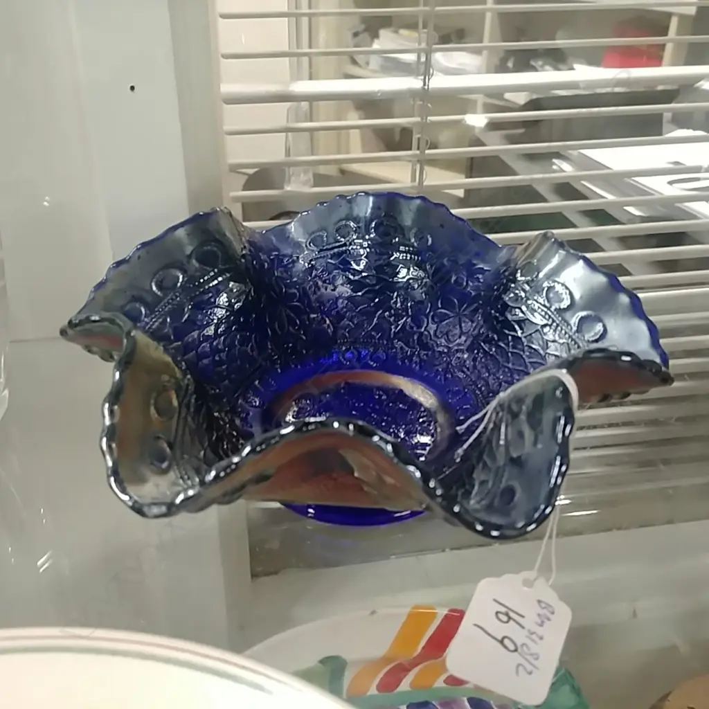 BLACK CARNIVAL GLASS BOWL Image 1++