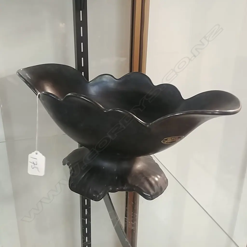 BESWICK BLACK VASE Image 1++