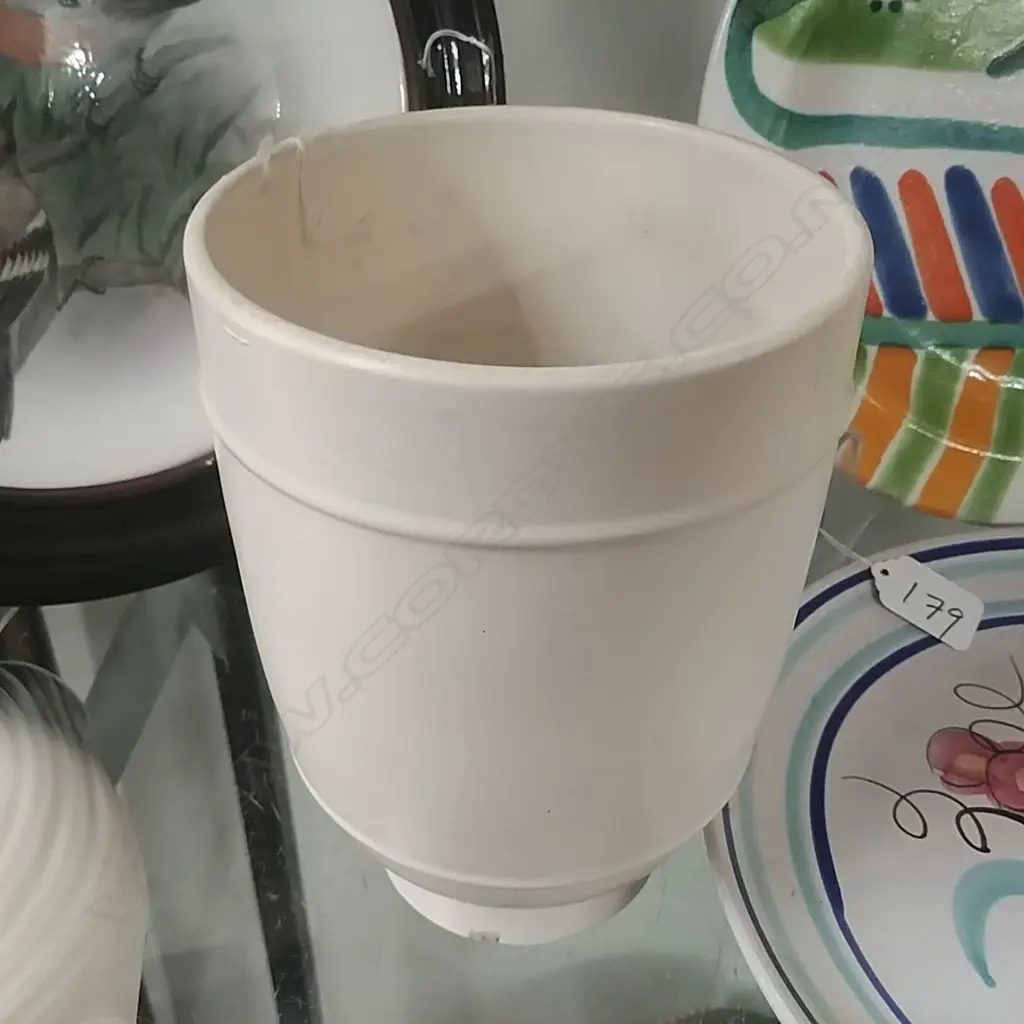 CROWN LYNN H/POTTED VASE A/F Image 1++