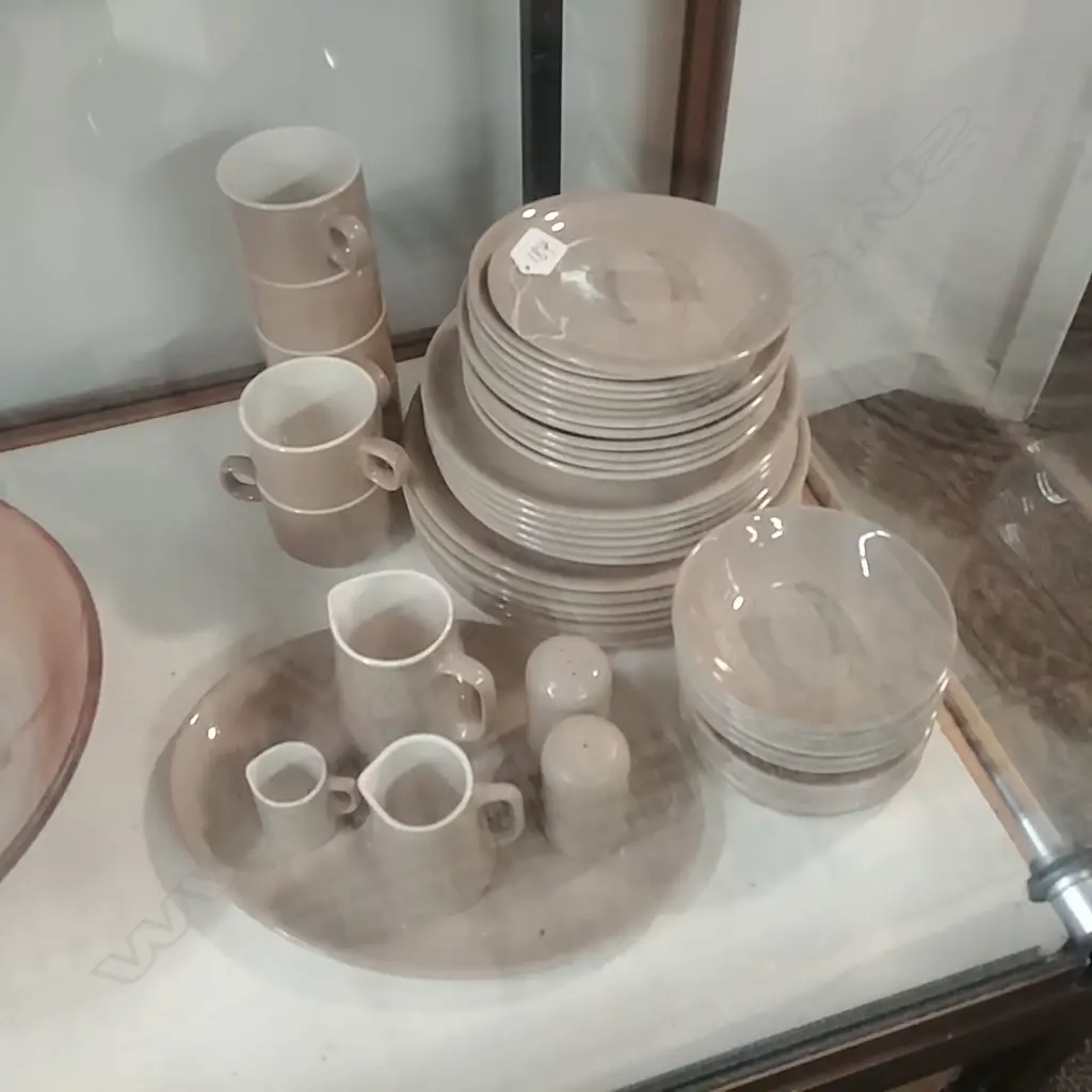 CROWN LYNN 6 PLACE SETTING, REFLECTIONS Image 1++