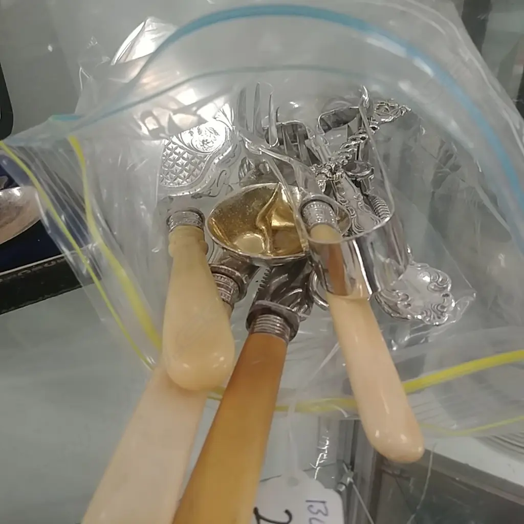 LOT /FISH SERVERS/GRAPE SCISSORS ETC Image 1++