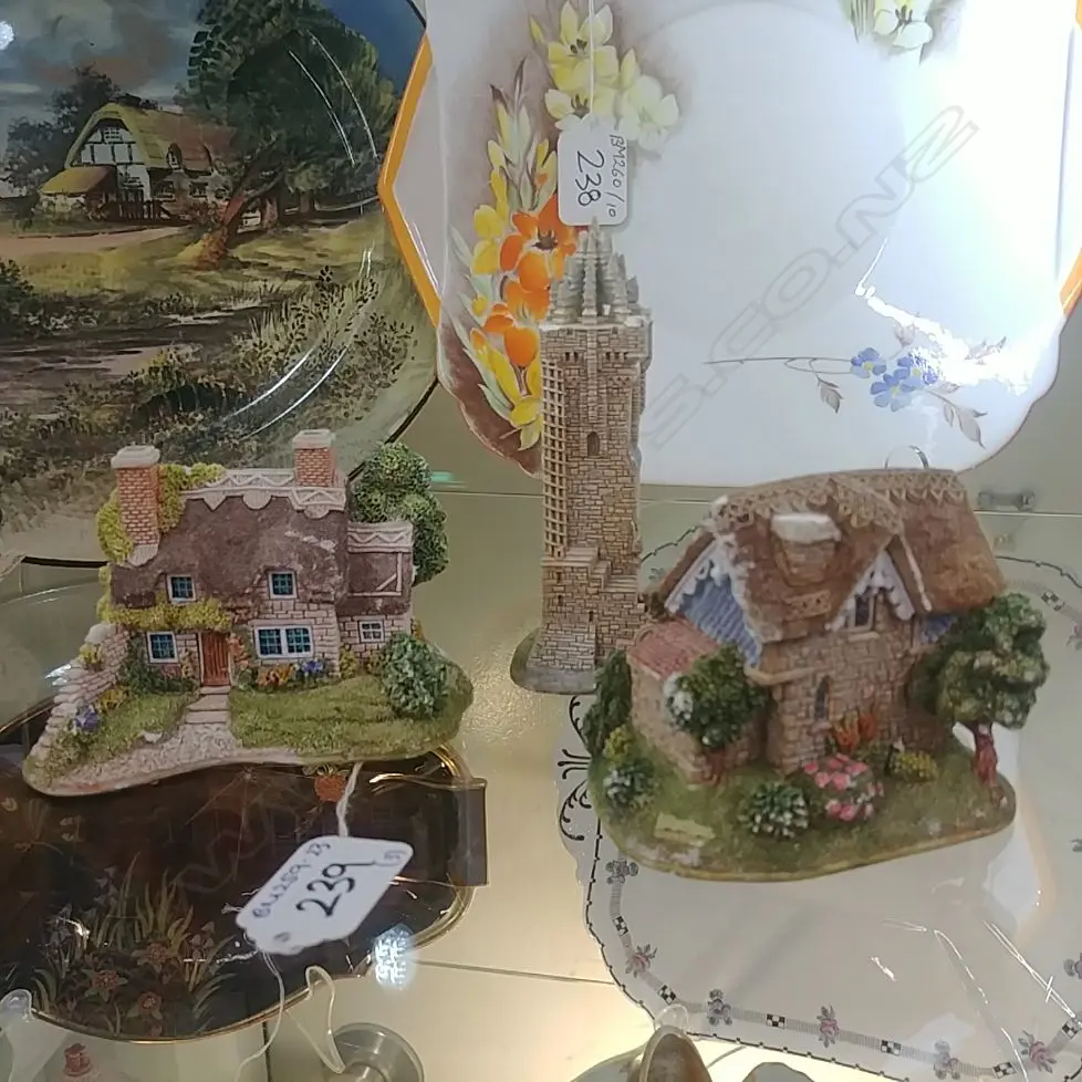 3 LILLIPUT HOUSES Image 1++