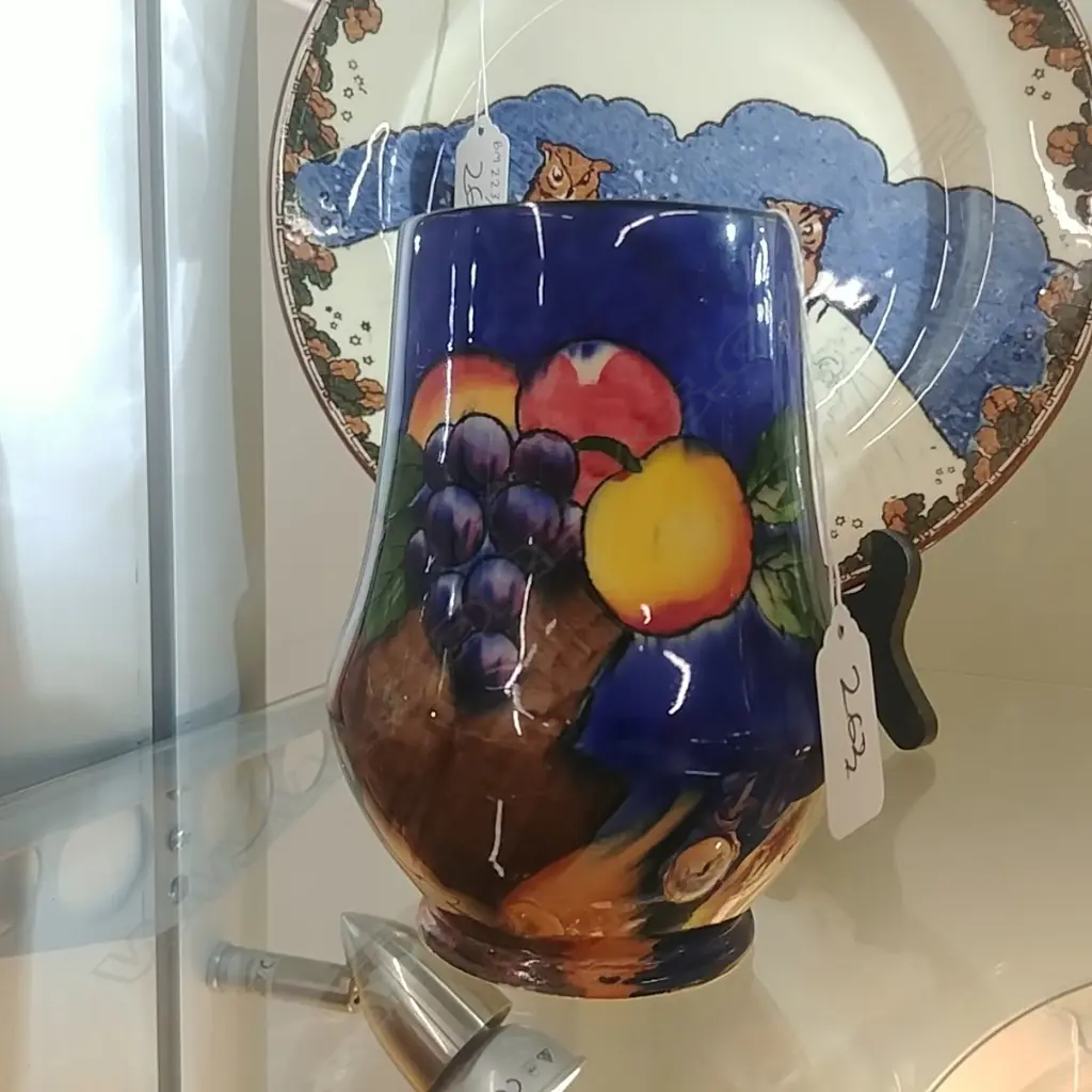 TUNSTALL AUTUMN VASE Image 1++