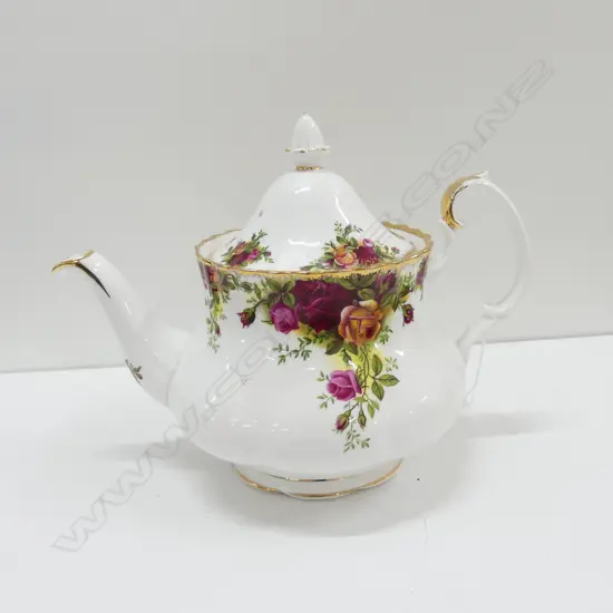 R/ALBERT OLD COUNTRY ROSE MEDIUM TEAPOT, H. 160MM