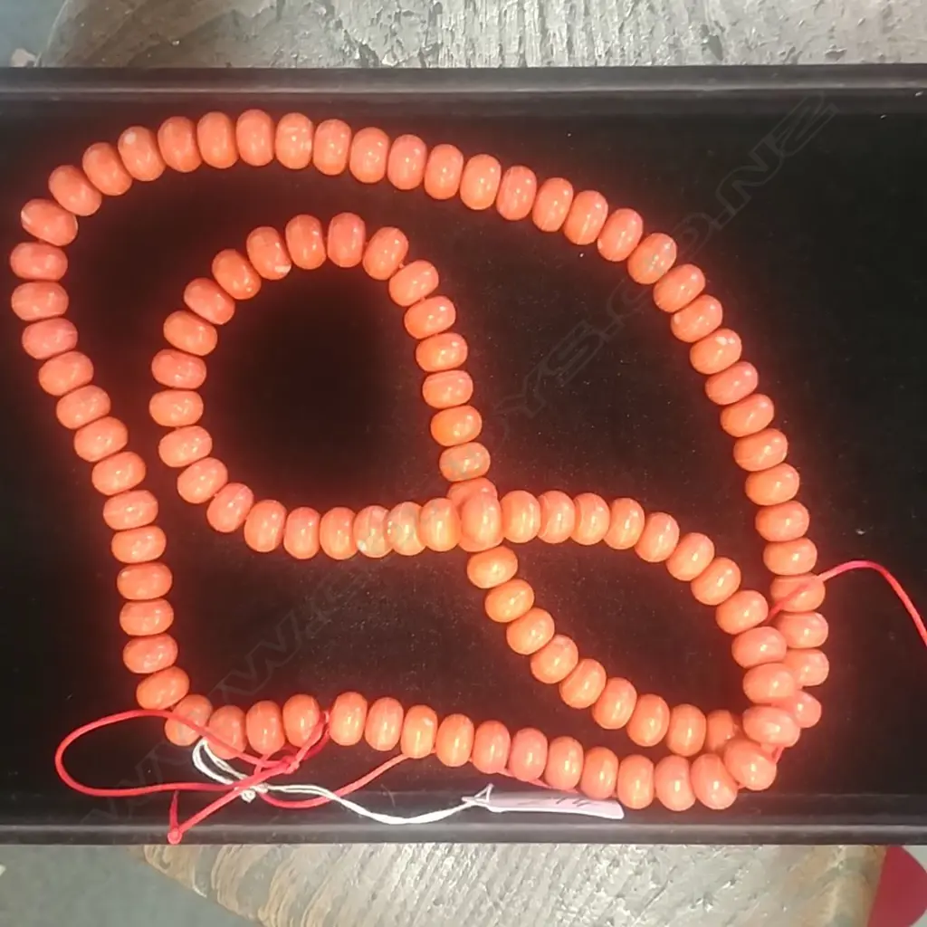 CORAL COLOURED BEAD NECKLACE Image 1++