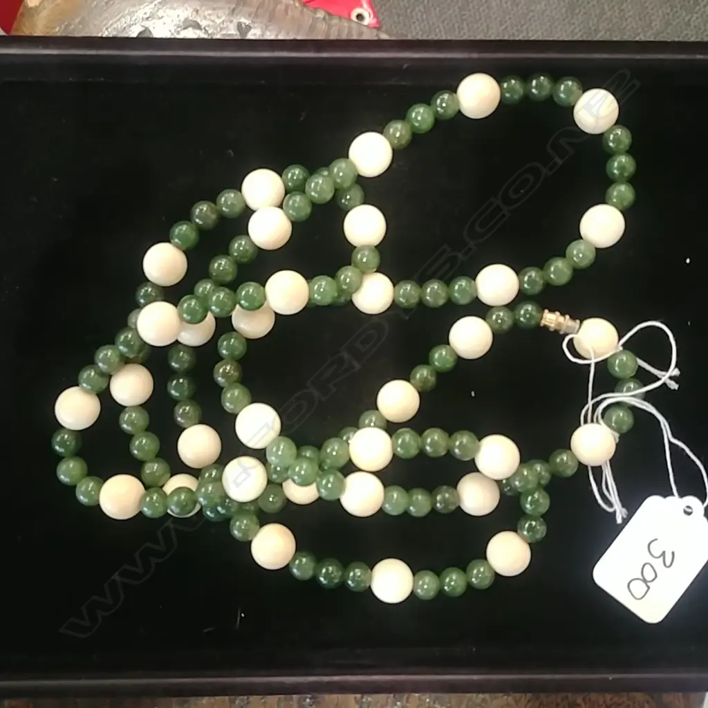 JADE & IVORY BEAD NECKLACE  Image 1++