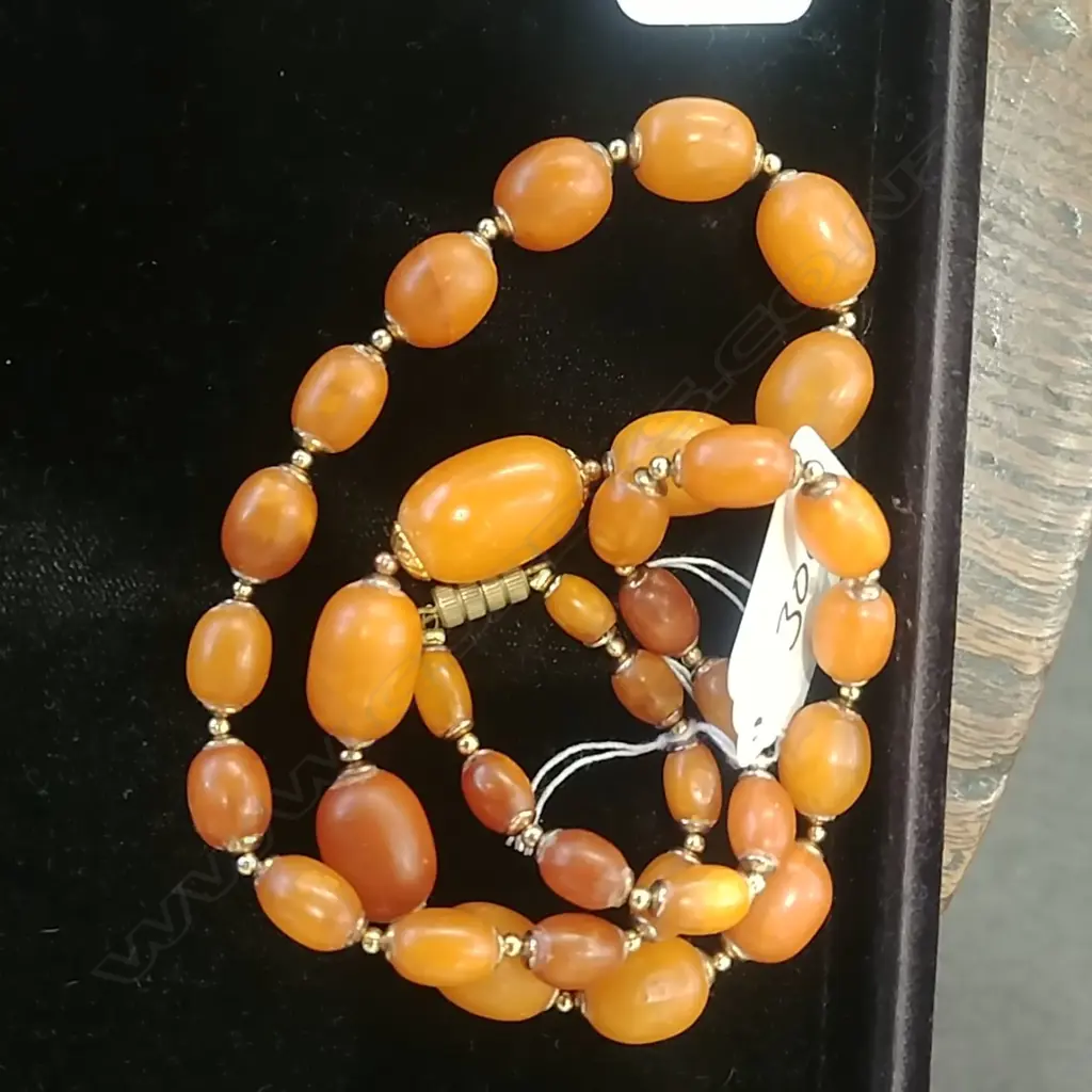 OLD AMBER STYLE GRADUATED BEAD NECKLACE  Image 1++