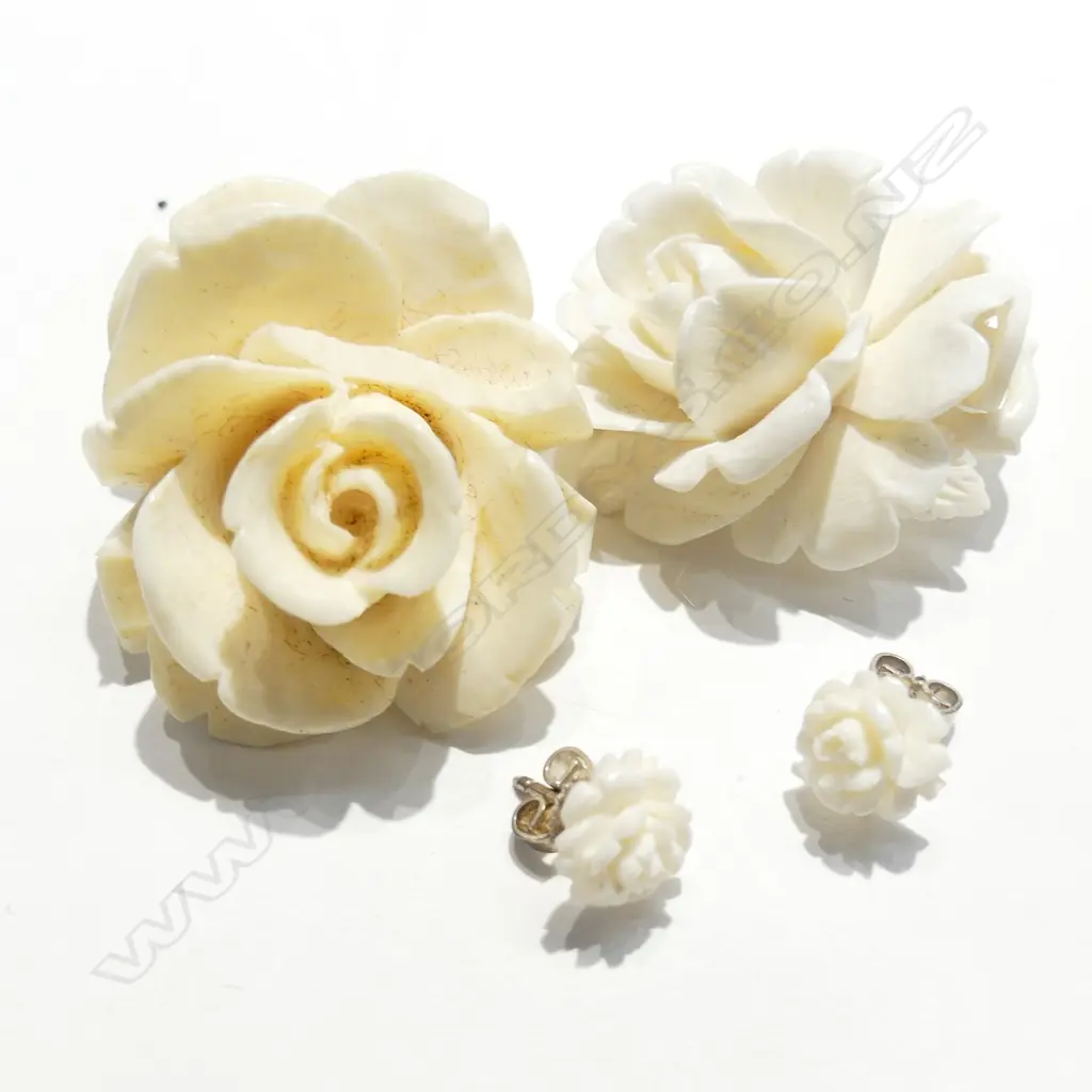 IVORY SET  ROSE FLOWER ETC Image 1++