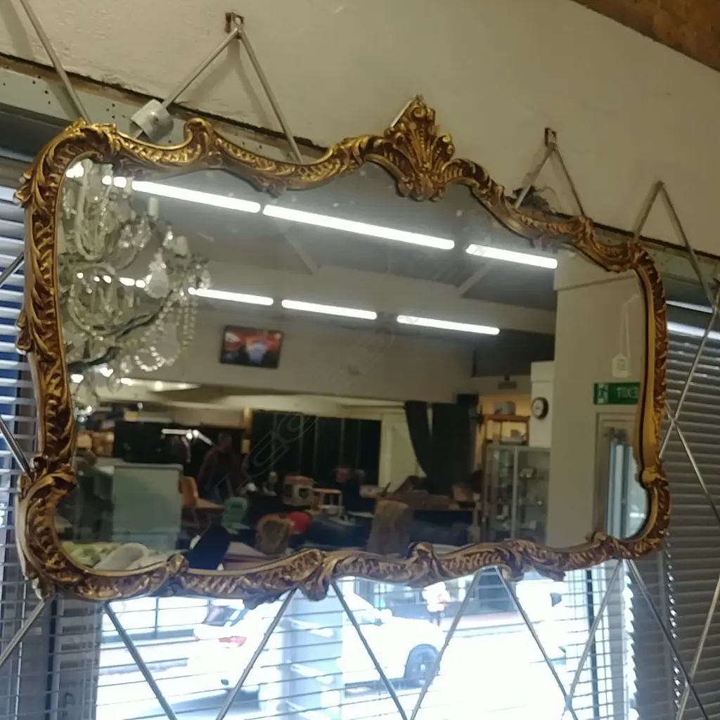 GILT FRAMED MIRROR Image 1++