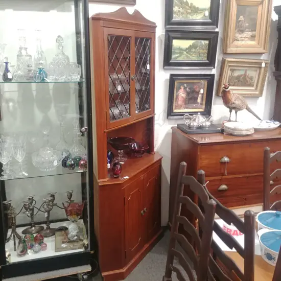 MAHOG LEADLIGHT CORNER CUPBOARD