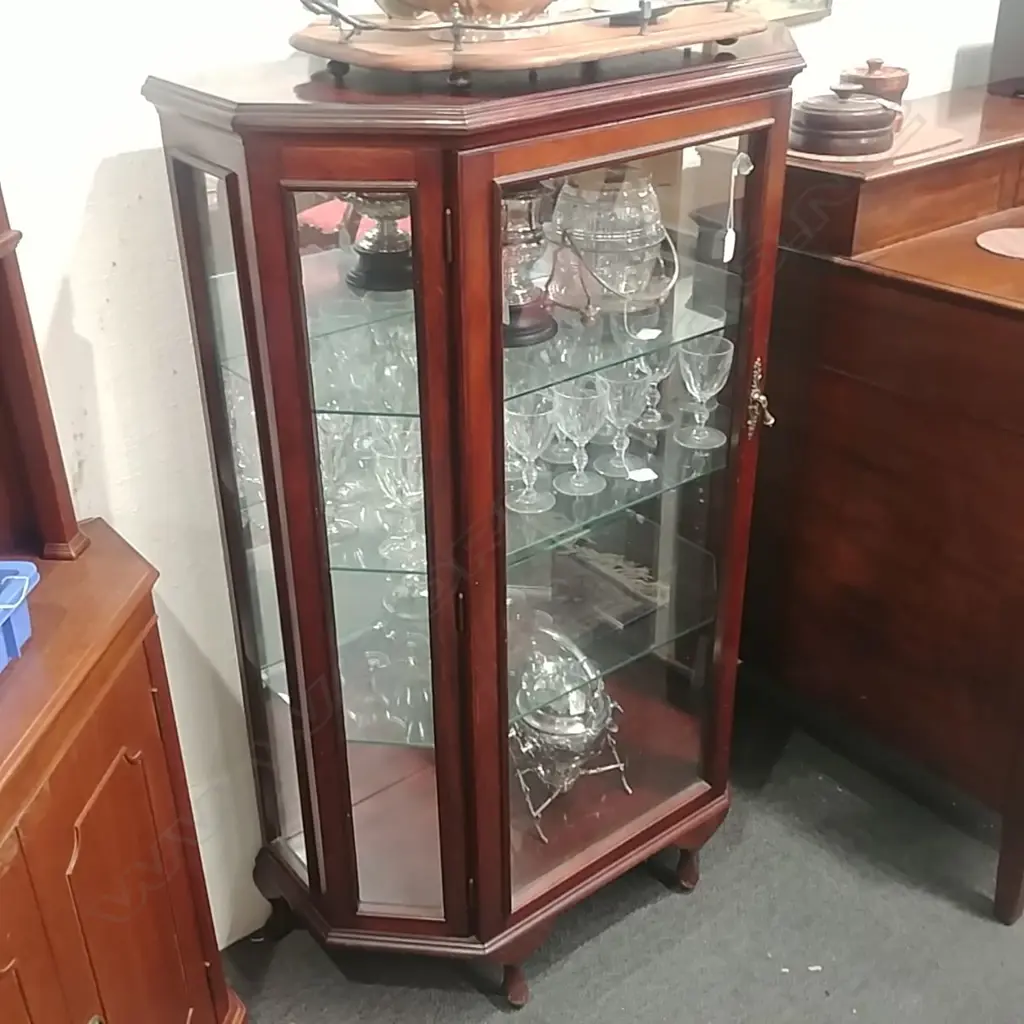 MAHOGANY CHINA CABINET Image 1++