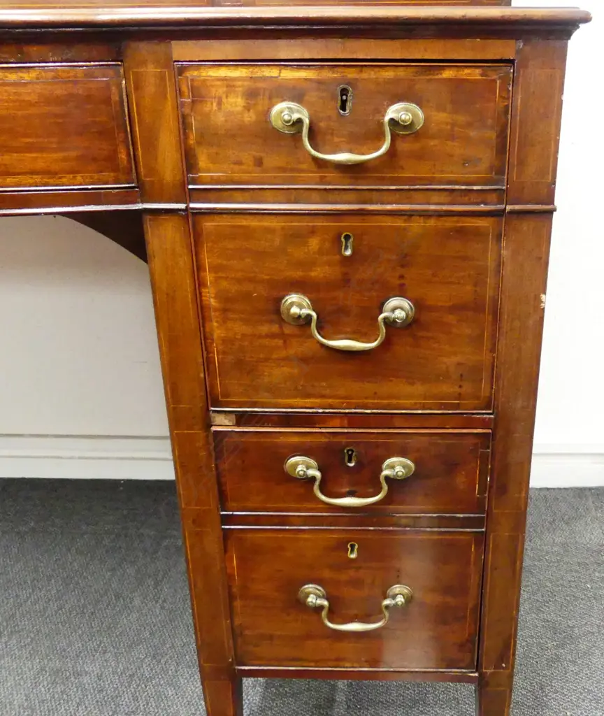 A Georgian mahogany pedestal sideboard Image 1++