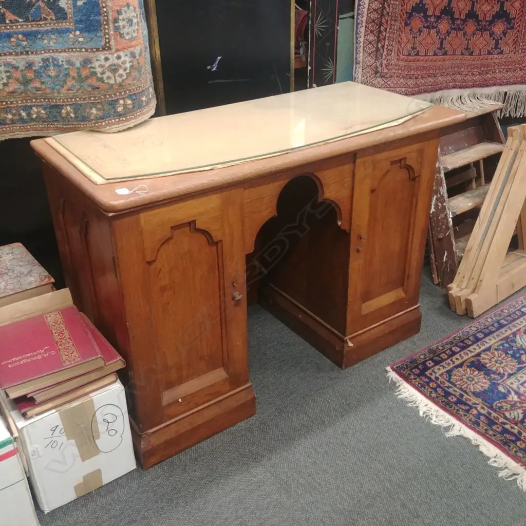 VICTORIAN GOTHIC OAK KNEE HOLE DESK Image 1++